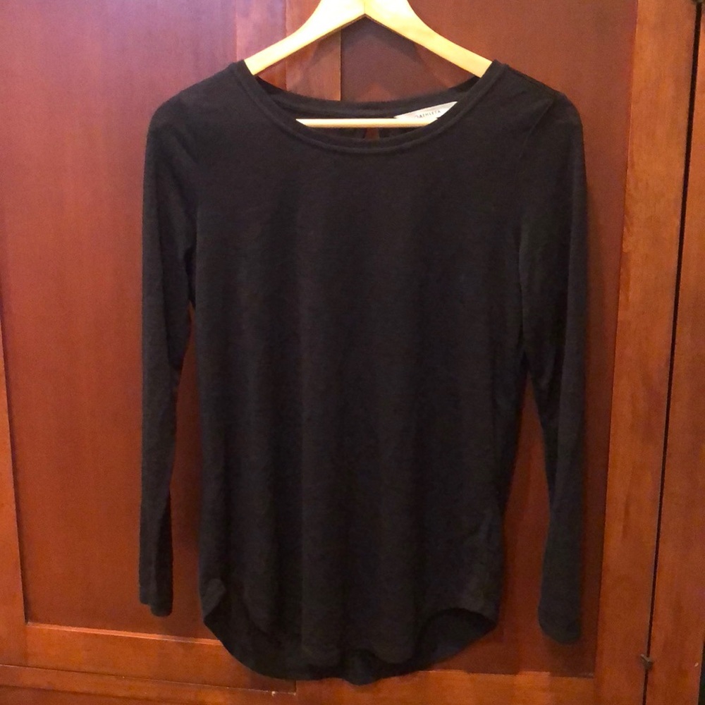 Athleta L/S keyhole back tee